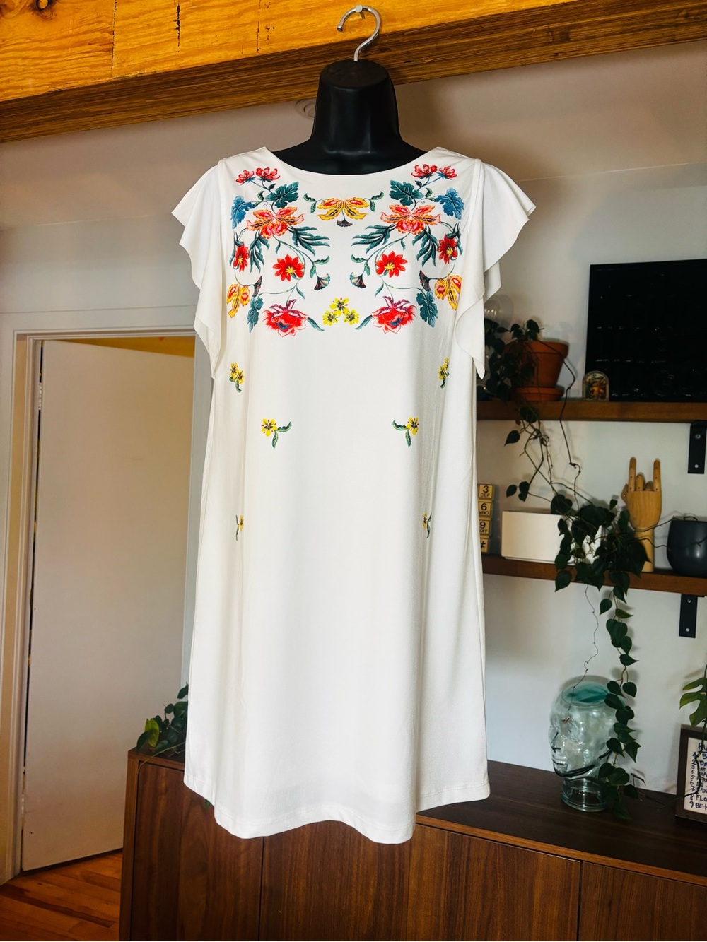 DEX White Floral Print Shift Dress Flutter Sleeve Size M Like New